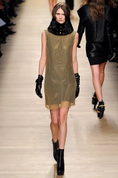Look 25